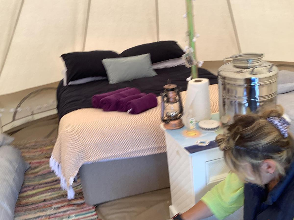 West Holme Glamping Hotel แวร์แรม ภายนอก รูปภาพ