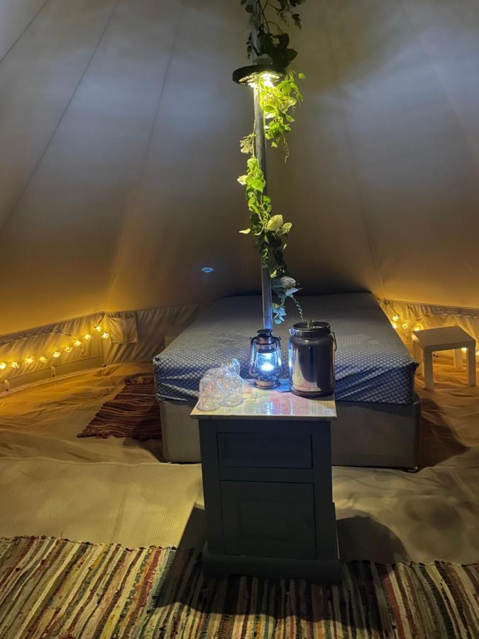 West Holme Glamping Hotel แวร์แรม ภายนอก รูปภาพ